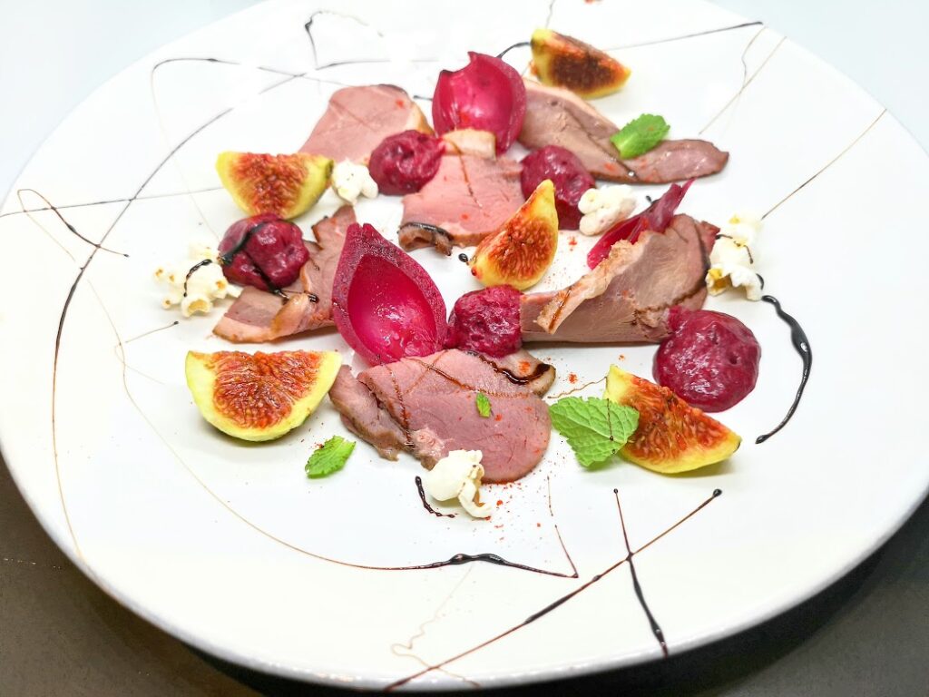 Canard fumé, figue et popcorn